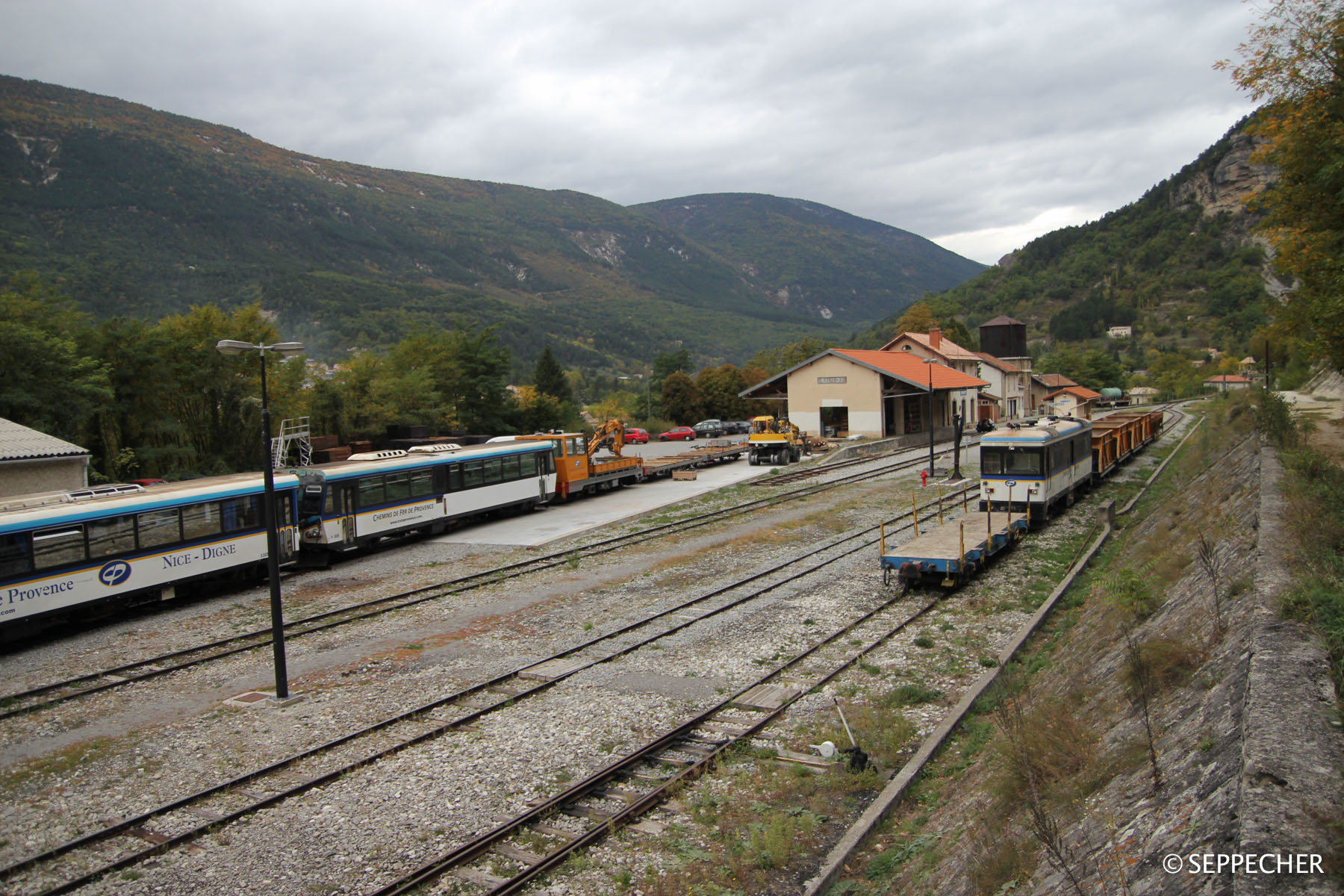 La fameuse gare d'Annot, ou passe le célèbre train des Pignes.