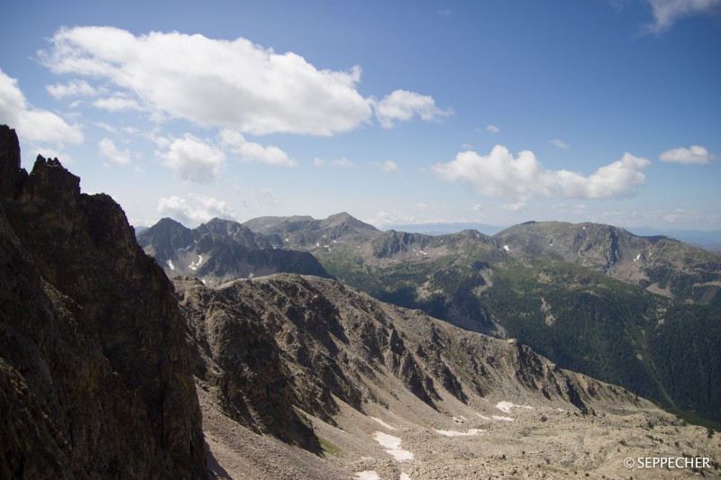 La crète à surmonter à l'approche